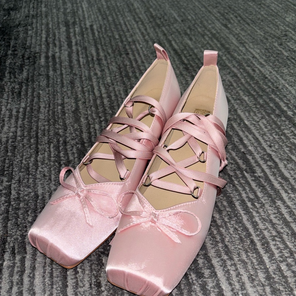 Elegant Pink Women's Ballet-Inspired Heels - Picture 3 of 4